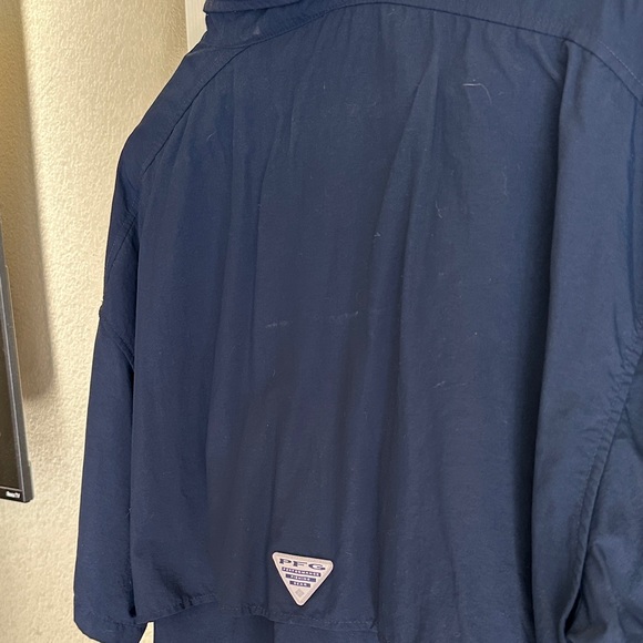 Columbia Men's Dark Blue Casual Shirt - Picture 5 of 7